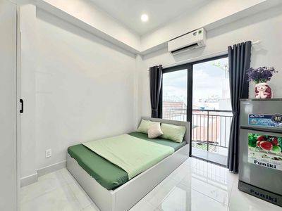 Phòng đẹp có ban công – full nội thất, có thang máy ngay cộng hòa — ảnh 1