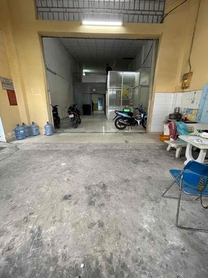 Cho thuê kho xưởng/nhà nguyên 200m2 căn trung mỹ tây, q12 — ảnh 1