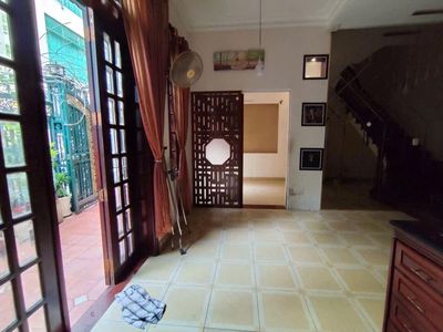 Cho thuê nhà đặng dung q1 – ngang 8,5m | 3 tầng | đậm chất vintage — ảnh 1