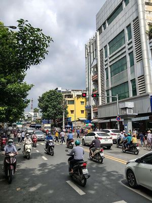 Nhà 13 phòng mặt tiền đường nguyễn chí thanh — ảnh 1