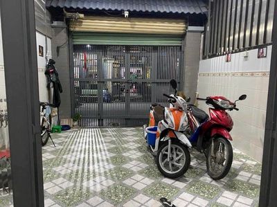Nhà cho thuê 1 trệt 2 lầu, 4PN, gần ngã ba Ông Xã, Dĩ An — ảnh 1
