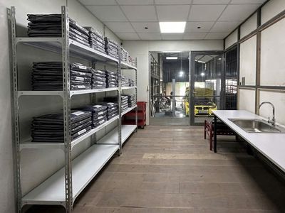 Cho thuê kho phạm hữu lầu – 300m² sử dụng 2 phòng văn phòng — ảnh 1