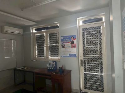 Nhà 2 lầu 4pn hẻm xe hơi đường Lâm Văn Bền — ảnh 1