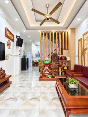 Nhà 3 tầng, Sát MT Trường Chinh, ngay chợ Lạc quang Q12uu — ảnh 1