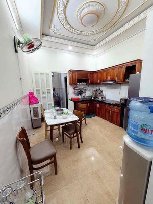 Bán nhà lầu mặt tiền trần quý cáp – trung tâm dĩ an giá ngộp chỉ — ảnh 1