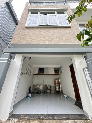 Cho thuê nhà 3 Tầng mới đẹp 4PN full nội thất gần biển Mỹ Khê — ảnh 1