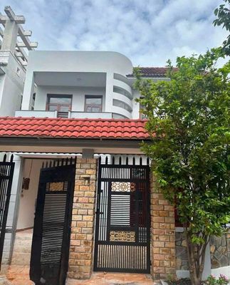 Cho thuê nhà 10x20, 1 trệt 1 lầu, 5 phòng, 6 WC, KDC Phú Hoà 1 — ảnh 1