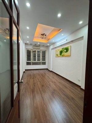 Nhà 5 tầng cho thuê phố Văn Cao 34m², ô tô đỗ cửa, giá 14 triệu/tháng — ảnh 1