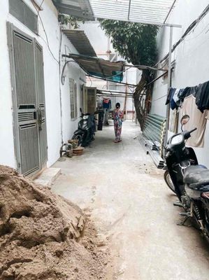 Cho thuê nhà phố Đại La 50m2 cấp 4 giá 6 triệu/1th 20m ra mặt phố — ảnh 1
