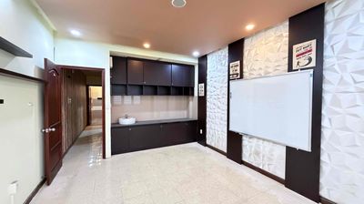 Nhà Mặt Tiền Phạm Văn Đồng 4PN Phù Hợp Đa Ngành Văn Phòng Cty Spa.. — ảnh 1
