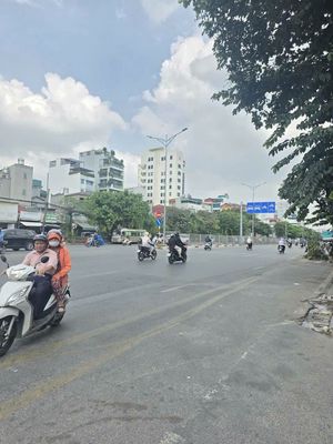 Bán nhà 100m2 mặt tiền 7m ô tô vào nhà 20 tỷ — ảnh 1