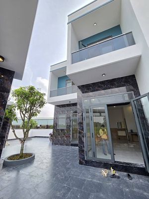 Bán nhà 1 trệt 1 lầu gần chợ Chí Hùng, P.Thái Hòa, Tân Uyên — ảnh 1