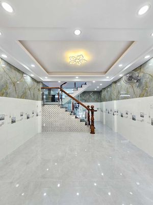 Hậu Giang Quận 6 Hẻm ÔTô, 4.3mX10.3m, 2 Tầng, 2PN, Chỉ 5.6 Tỷ — ảnh 1