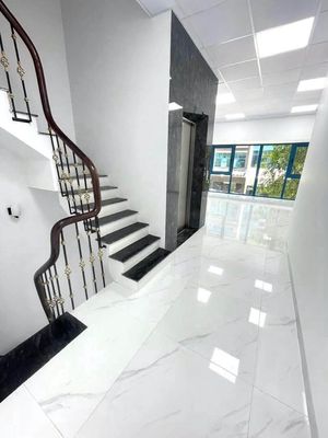 Cho thuê nhà Thang máy Galaxy Vạn Phúc, Hà Đông, 40 triệu — ảnh 1