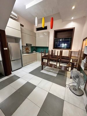 Cho thuê nhà phân lô 50m2, 4 tầng, 5PN, ô tô đỗ cửa, Hoàng Mai — ảnh 1