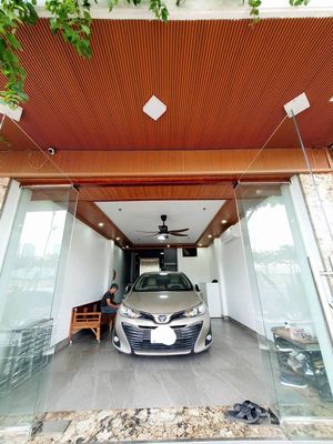 Cho thuê nhà mặt phố Võ Chí Công, Cầu Giấy, có gara, thang máy — ảnh 1