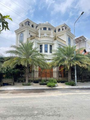 Biệt Thự 4 Tầng Thang Máy Góc 2MT view Sông Vàm Thuật. KDC Phú Nhuận — ảnh 1