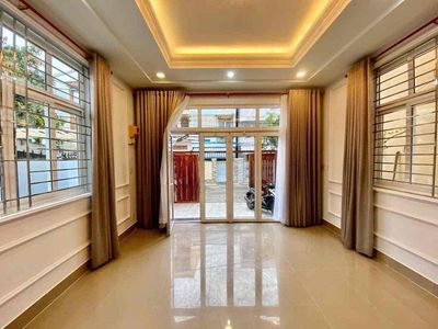 Cho thuê nhà 4 tầng - full máy lạnh - hẻm oto đường 30/4 — ảnh 1