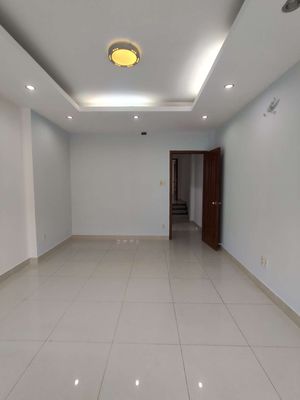 Nhà 2 lầu st 3pn hẻm xe hơi huỳnh tấn phát — ảnh 1