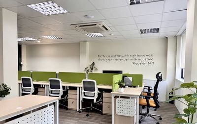 Cho thuê văn phòng Nguyễn Thị Minh Khai, 105m2, 47tr, Full nội thất — ảnh 1