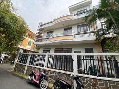 Nhà Làng Báo Chí_Góc 2 Mặt tiền đường số 2_Thảo Điền_10x11m, 3 Tầng — ảnh 1
