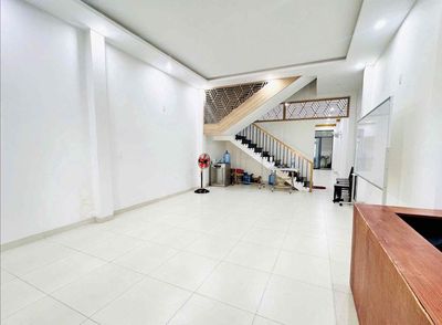 Cho thuê nhà 2t mặt tiền đường 7.5m Vũ Hữu, Hải Châu, gần Tiểu La — ảnh 1