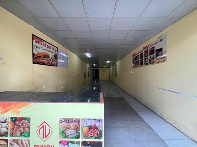 Mặt Bằng Mặt Tiền Phạm Hữu Lầu Rộng Hơn 200M2 Có 3 Phòng Ngủ 2 WC. — ảnh 1