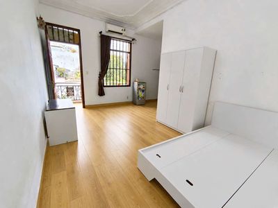 Phòng 35m² Full Nội Thất mới Q6 – Bancông Cửasổ Siêu rộng thoáng — ảnh 1