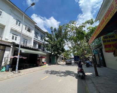Nhà mặt tiền KD đường thông, ngay chợ đầu mối - 9 tỷ — ảnh 1