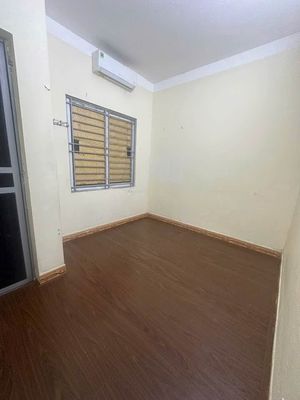 Cho thuê nhà 3 tầng 4 ngủ ngõ 207 Bùi Xương Trạch — ảnh 1
