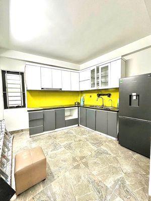 Cho thuê nhà 5 tầng ngõ 180 Tây Mỗ, 4 ngủ, 8.5tr — ảnh 1