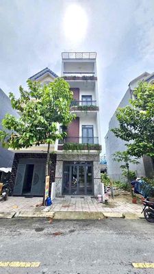 Nhà 2 lầu 1 trệt Bình Chuẩn,Thuận An,có nội thất,đường 7m đậu ô tô ok — ảnh 1