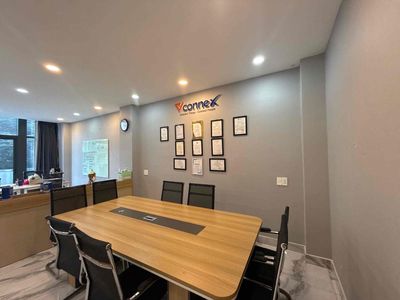 Văn phòng 100m2 full nt, ngăn kính sẵn phòng GĐ có thang máy — ảnh 1