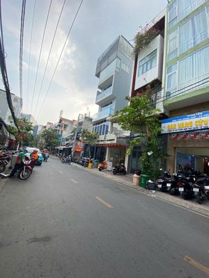 Cho thuê nhà hẻm 5m lạc long quân 6x12 2 tầng giá 12tr hẻm xe hơi — ảnh 1