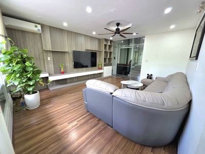 Cho thuê nhà đẹp 4 tầng có thang máy full nt đẹp đường tiểu la-36tr/th — ảnh 1