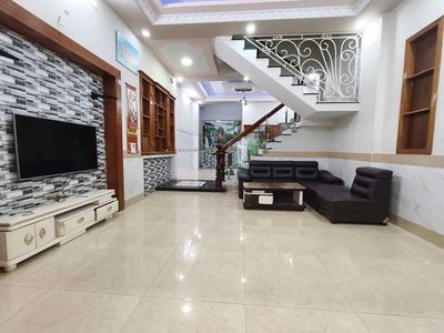 5x18m 3 lầu 5pn 5wc sân ô tô full nội thất tch10 gần trường cấp 2 — ảnh 1