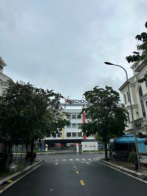 Cho thuê nhà phố trục d9 – vinhomes grand park - kinh doanh sầm uất — ảnh 1