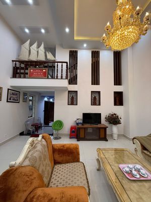 Cho Thuê Biệt Thự Nội Thất Cao cấp - 8m x 20m -160m2 Trần Thị Nơi — ảnh 1