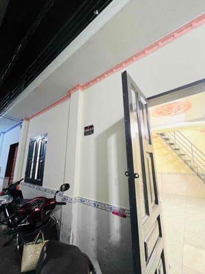 Nhà 32m2_lầu trệt _gần Hồ Bơi Donal đường Dt743 vô chút — ảnh 1