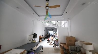 Nhà 3 tầng lê hồng phong 140m2 - sát sông hàn giá 75tr/tháng — ảnh 1