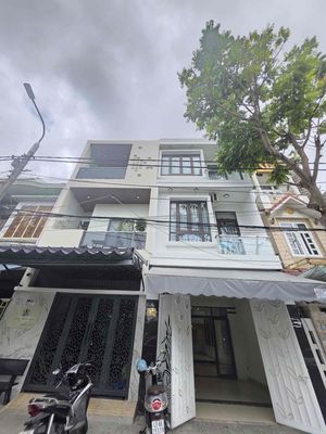 Bán gấp giá rẻ! Nhà 3 tầng hiện đại Mt đinh núp — ảnh 1