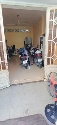 NGUYÊN CĂN, 4 14m, 3PN 2WC, hẻm xe tải gần đường — ảnh 1