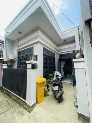 Nhà cấp 4 full nội thất 2PN hẻm tại đường Hồ Bá Phấn gần ngã tư MK Q.9 — ảnh 1