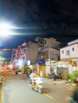 Cho Thuê Nguyên Căn Đường Hoà Hưng, Quận 10, 4 Tầng, 5PN, Nhà Mới — ảnh 1