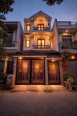 Cho thuê nhà 1 trệt 2 lầu khu nam long — ảnh 1