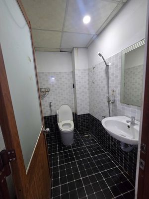 Nhà 2 tầng hẻm ô tô, sát mặt tiền Nguyễn Tư Giản, chỉ 9tr/tháng — ảnh 1