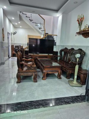 Nhà đẹp 2 tầng đường quốc lộ 13 1ty950 TL — ảnh 1
