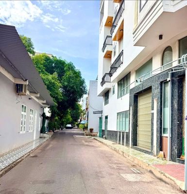 Nhà hẻm thông Nguyễn Thái Học, Thanh Niên 100m2, ngang 6m — ảnh 1