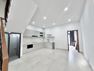 Cho thuê nhà mới 3,5 tầng 6 phòng ngủ kđt phước long giá 27 triệu — ảnh 1