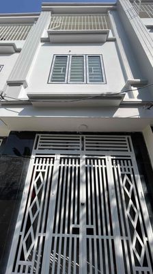 Nhà 4T tại Phụng Châu Chương Mỹ gần chợ với 2.5 tỷ — ảnh 1